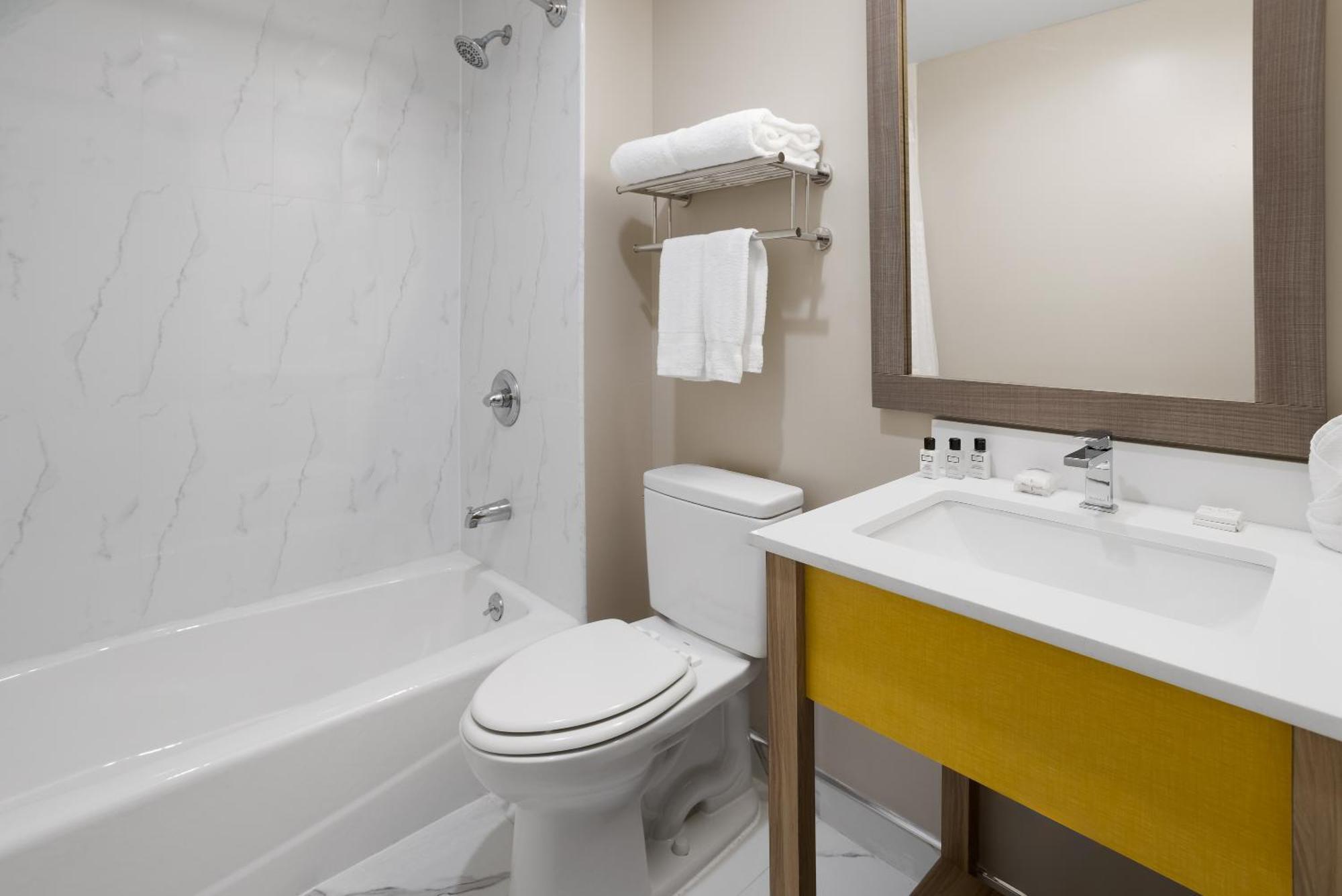 Days Inn By Wyndham Staten Island New York Eksteriør bilde
