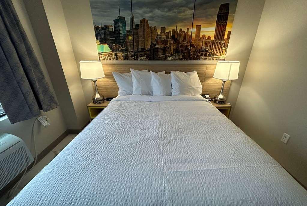 Days Inn By Wyndham Staten Island New York Rom bilde