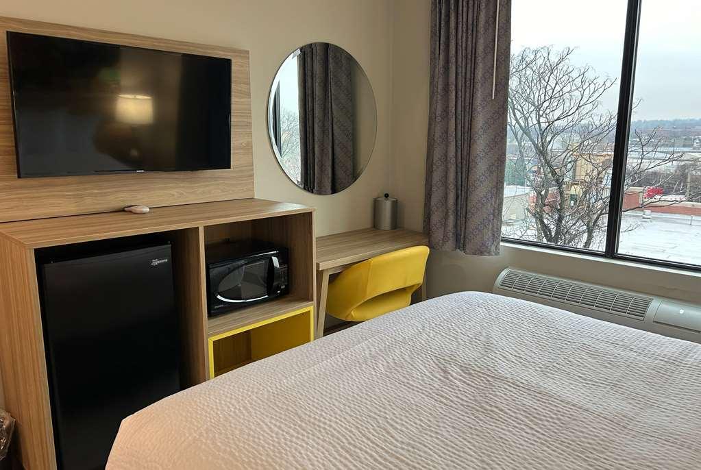 Days Inn By Wyndham Staten Island New York Rom bilde